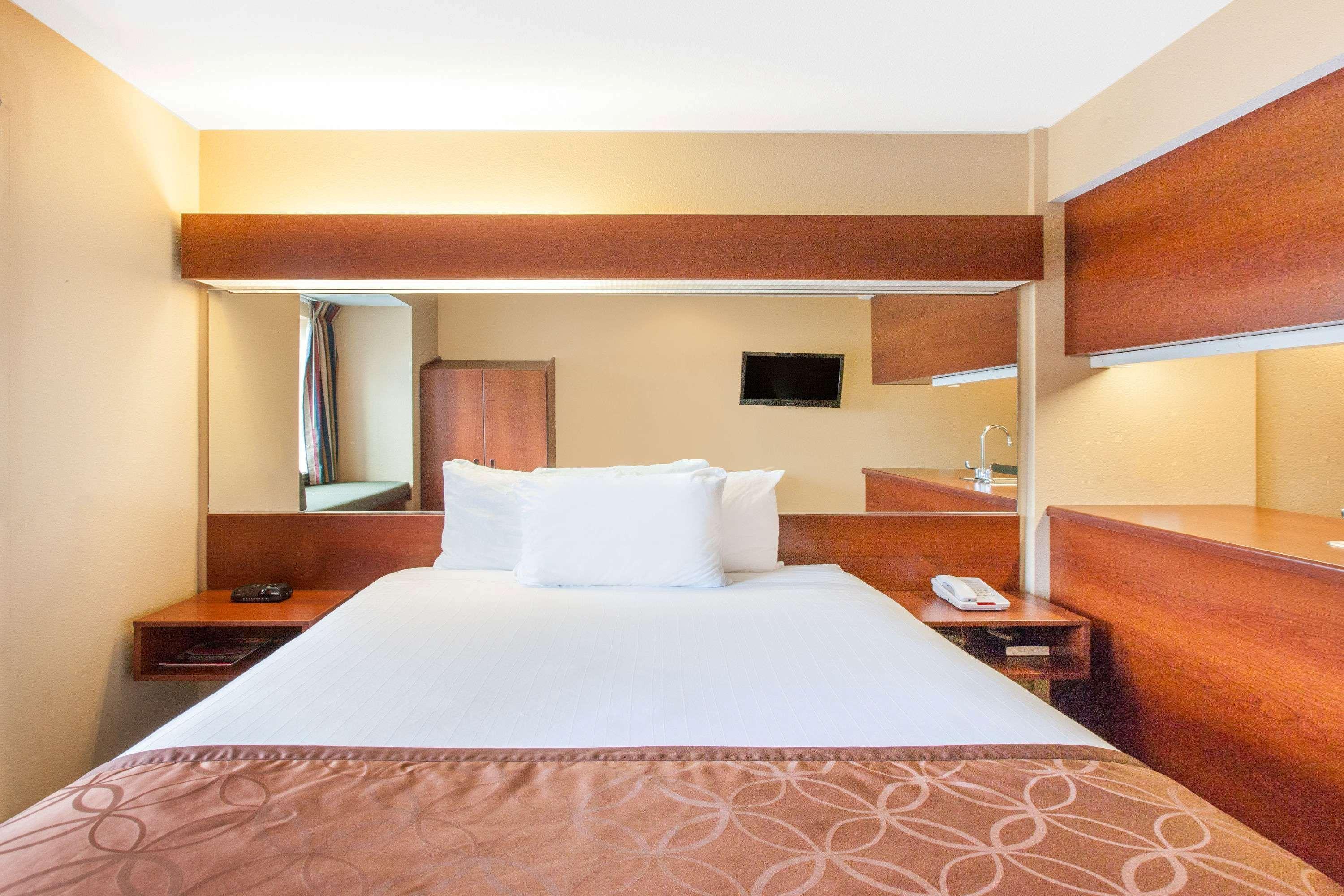 Microtel Inn By Wyndham Rogers Ngoại thất bức ảnh