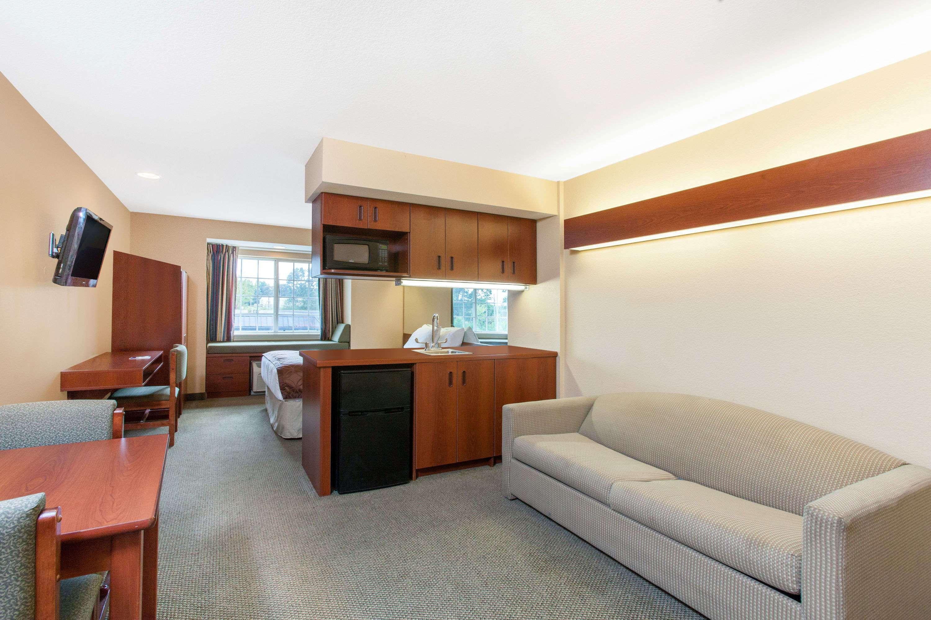 Microtel Inn By Wyndham Rogers Ngoại thất bức ảnh